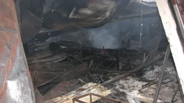 Následky požáru tržnice v Olomoucké ulici