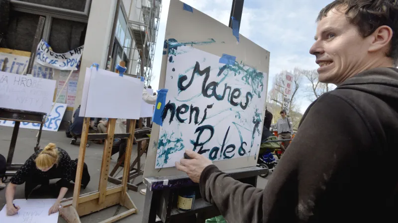 Protestní akce iniciativy Mánes umělcům v roce 2013