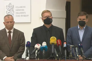 Podle sněmovní komise používá BIS odposlechy zákonně. Zneužívá je, kontruje Hrad