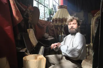 Na plzeňské Finále se chystá Alfons Mucha, Herec i slovenská Sviňa