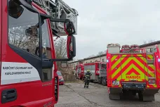 V Karlových Varech hořela ubytovna, hasiči evakuovali čtyřicet lidí