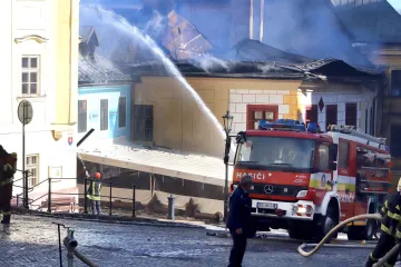V historickém centru Banské Štiavnice zachvátil požár několik domů
