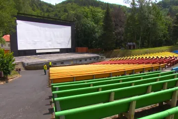 Opravit, pověsit, nešlapat. Karlovy Vary se před festivalem dávají do pucu