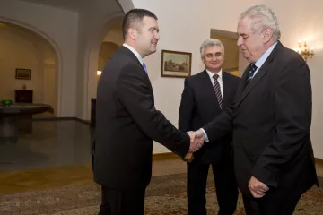 Selže-li ochrana hranic EU, posílíme ty naše, shodli se Zeman, Štěch a Hamáček