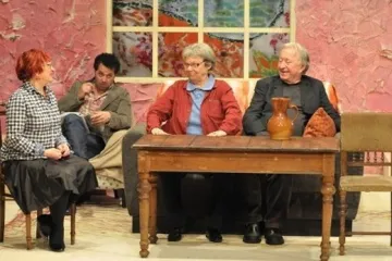 Jan Schmid předkládá zběsilou komedii o absurdnostech života