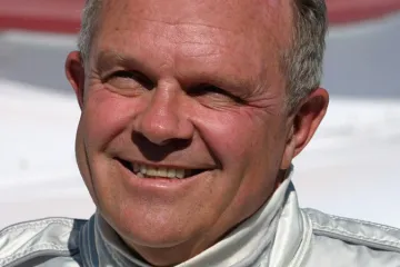 Steve Fossett obletěl balonem zeměkouli