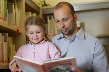 Petr Malý: Číst dětem nemusí výhradně maminky