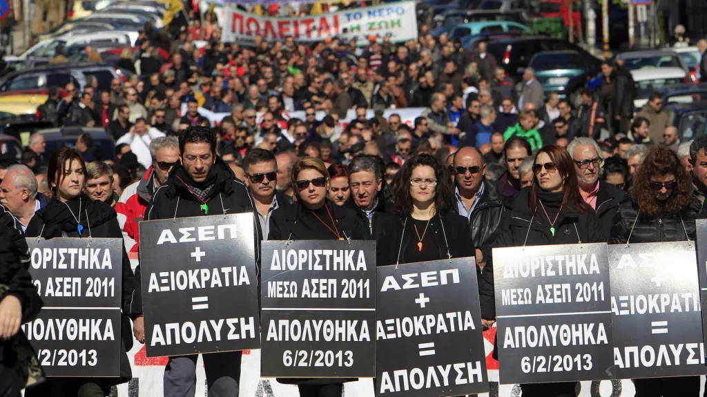 Pochod demonstrantů v Aténách