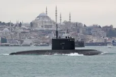 Odlet z Ukrajiny neodkládejte, vyzývá ministerstvo. Do Černého moře vplula ruská ponorka