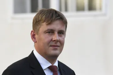 Petříček si na ministerské křeslo počká ještě týden, prezident ho jmenuje 16. října