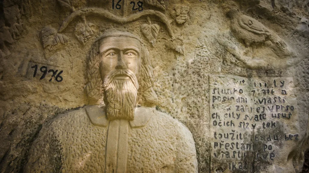 Skalní reliéfy Vojtěcha Kopice