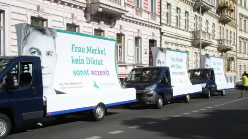 Svobodní proti Merkelové Zdroj: Svobodní