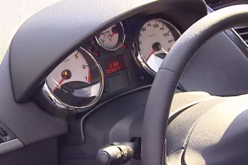 Novičok mohl být ve ventilaci auta, spekulují agenti. Podle Johnsona vyšetřování neúprosně ukazuje na Kreml