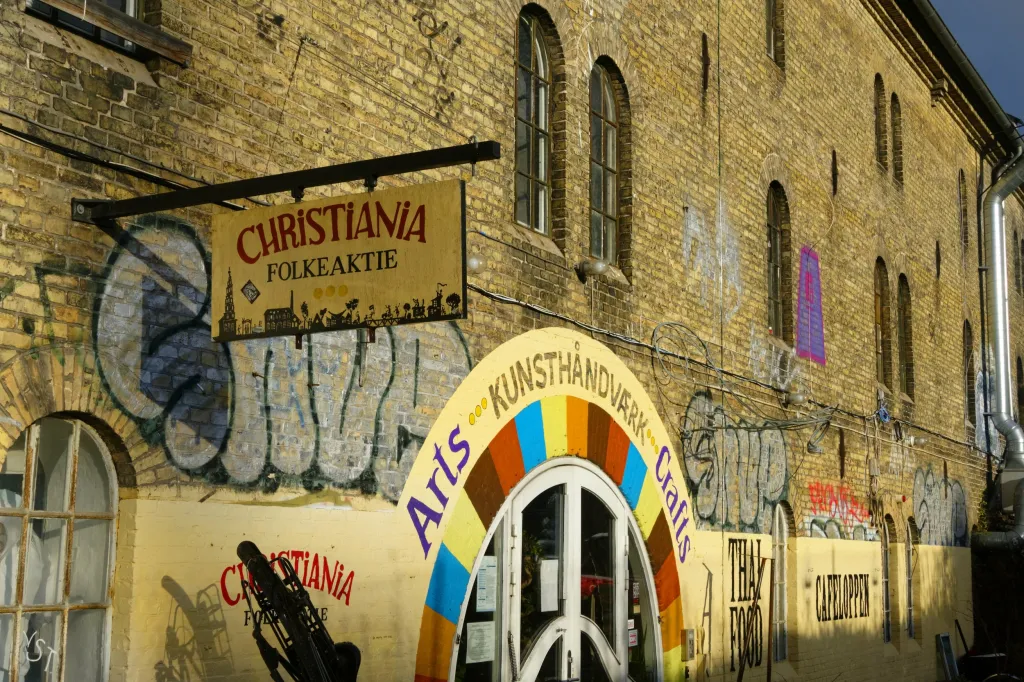 Historie obrazem: Svobodné města Christiania vzniklo před 50 lety v bývalých kasárnách hlavního města Kodaň v Dánsku