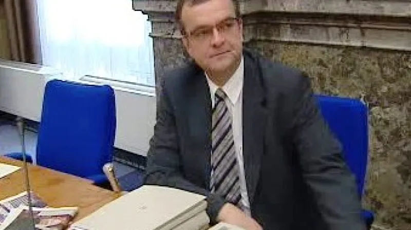 Český ministr financí Miroslav Kalousek na zasedání vlády