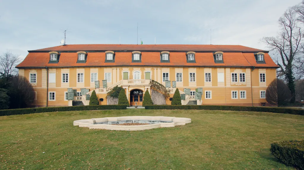Zámek Štiřín
