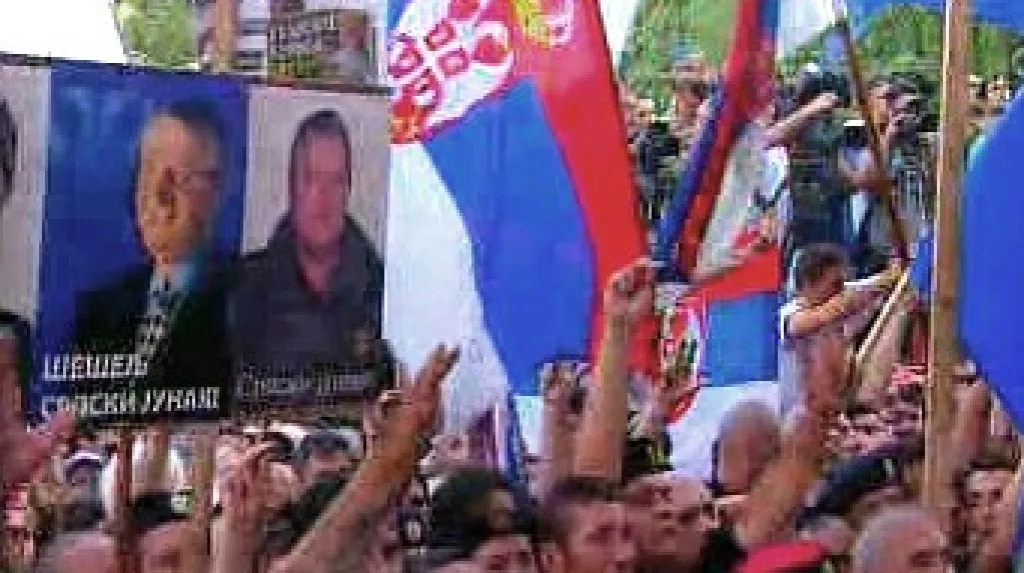 Demonstrace na podporu Karadžiče