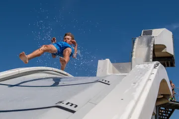 Pondělní teploty v Česku opět překročí 31 stupňů Celsia, dál hrozí vznik požárů