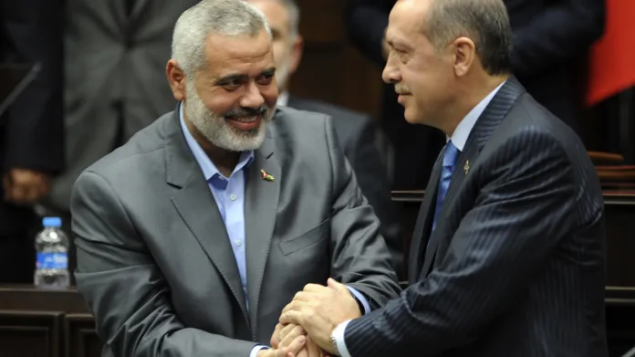 Lídr Hamásu Ismáíl Haníja a turecký prezident Recep Tayyip Erdogan (leden 2012)