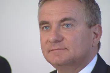 Seznam Zprávy: Mynář vybral z hradního skladu šperky za půl milionu. Neví se, kde skončily