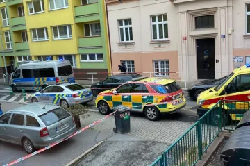 Učitel v Praze zemřel po útoku mačetou. Podle ředitele školy žák zabíjel kvůli jediné známce