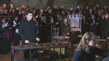 Koncert tří sborů v jeskyni Výpustek v Moravském krasu