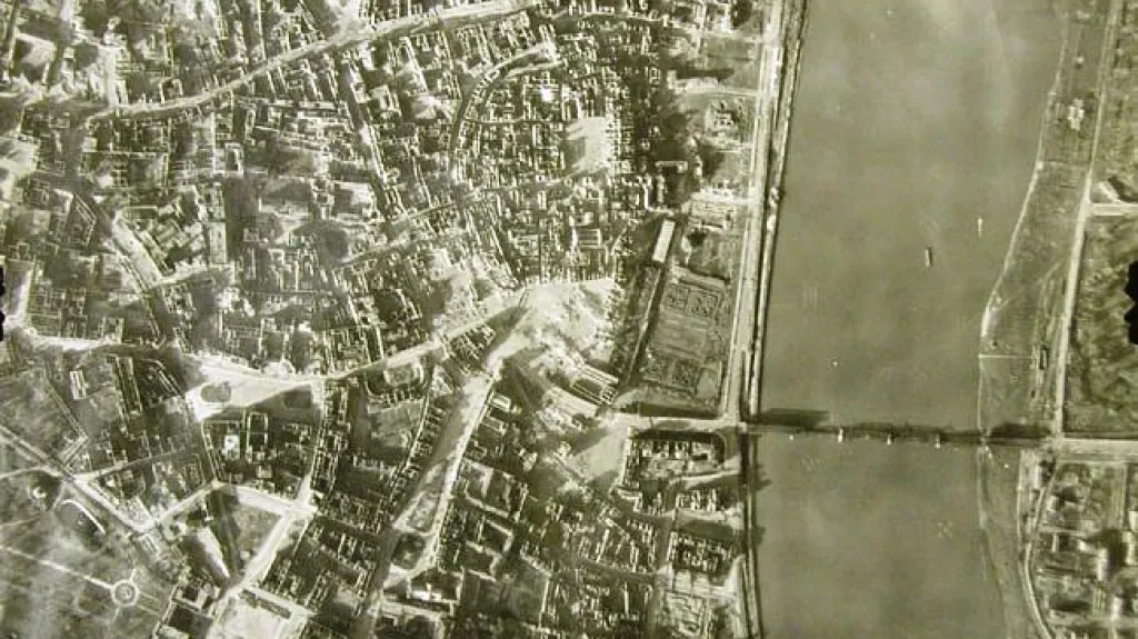 Letecká podoba Varšavy z doby Varšavského povstání