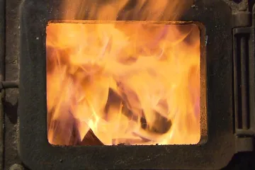 Za smog mohou i špatná kamna, Chalupa chce pomoci dotacemi