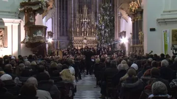 O vánoční hudbu v netradičním kabátě byl zájem