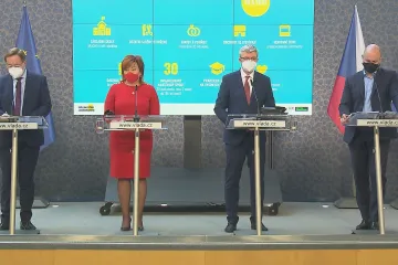 Vláda schválila prodloužení kompenzačního bonusu, otevřou se další školy a obchody