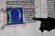 Na hradě Lipnice před 600 lety vznikla bible. Její autor i další osudy zůstávají tajemstvím