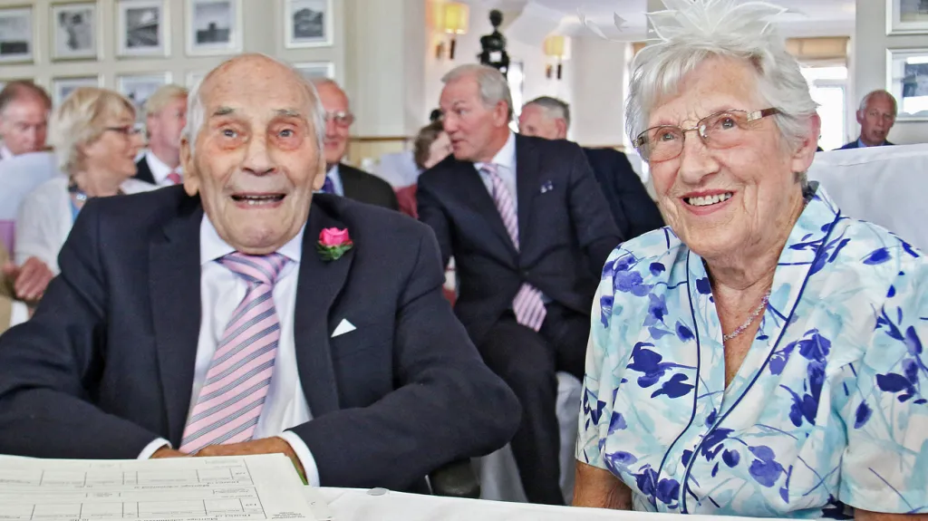 George Kirby a Doreen Luckieová - nejstarší novomanželé
