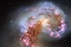 Ve vesmíru je desetkrát více galaxií, tvrdí britští astronomové. Proč je nevidíme?