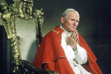 Po 455 letech první neitalský papež. Jan Pavel II. prolomil mnohá tabu, čelil ale i kritice za konzervativní postoje