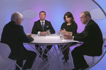 Platy politiků i soudců se mají odvíjet od stavu ekonomiky, míní Skopeček