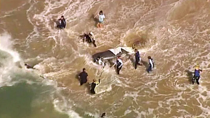 Uvízlé mládě keporkaka v Austrálii