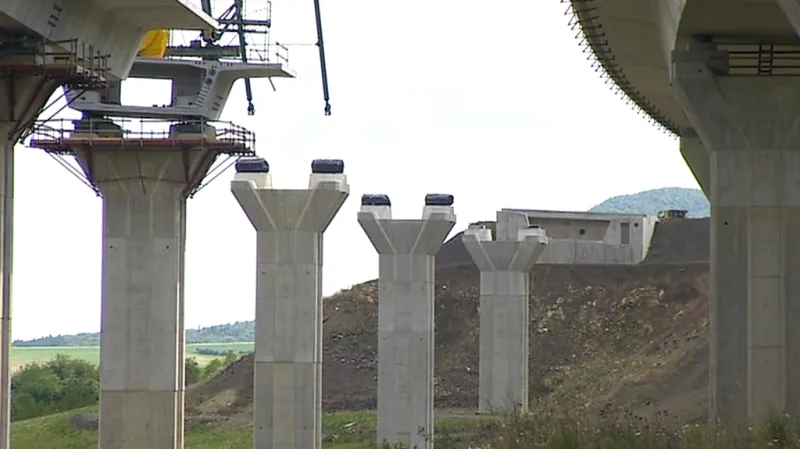 Rozestavěná dálnice D8