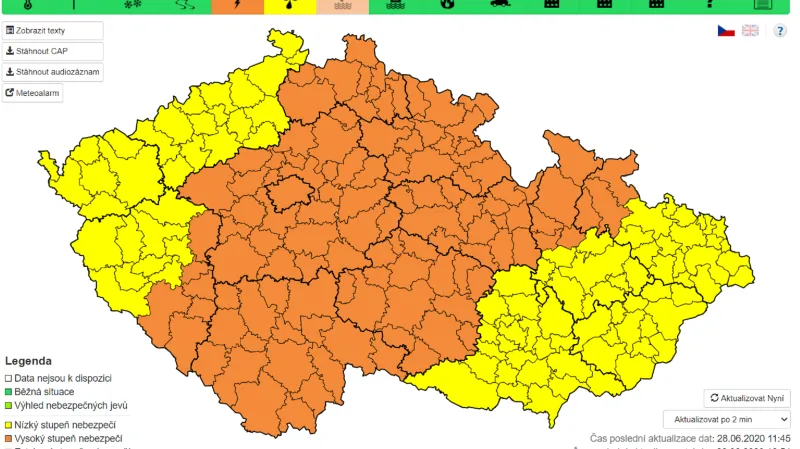 Výstraha ČHMÚ před bouřkami a deštěm z brzkého nedělního odpoledne