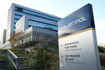 Policie v sedmi zemích včetně Česka rozbila síť teroristů napojených na Islámský stát