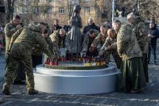 Ukrajina si připomíná oběti hladomoru, do Kyjeva přijeli Pekarová Adamová a Vystrčil
