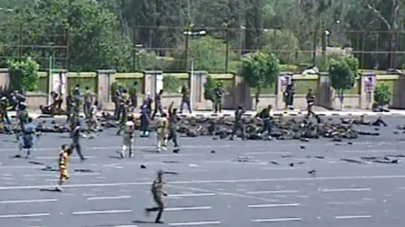 Atentát při nácviku na vojenskou přehlídku v Saná