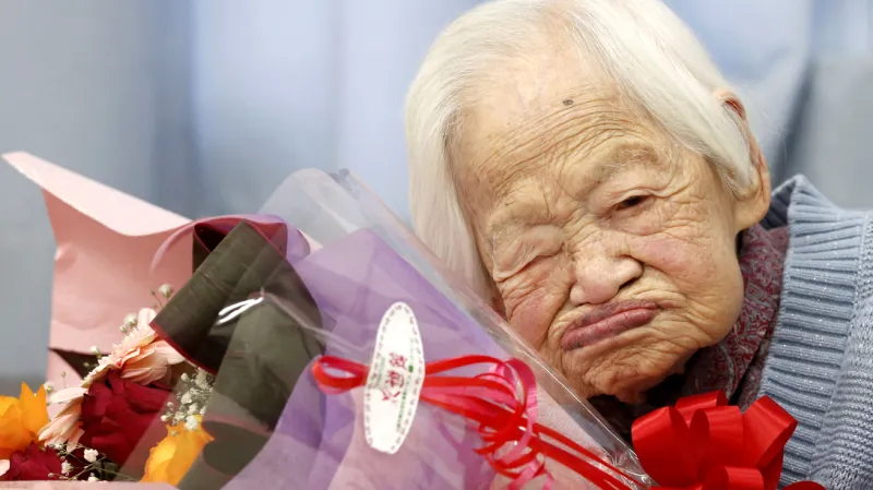 Misao Okawaová slaví 117. narozeniny