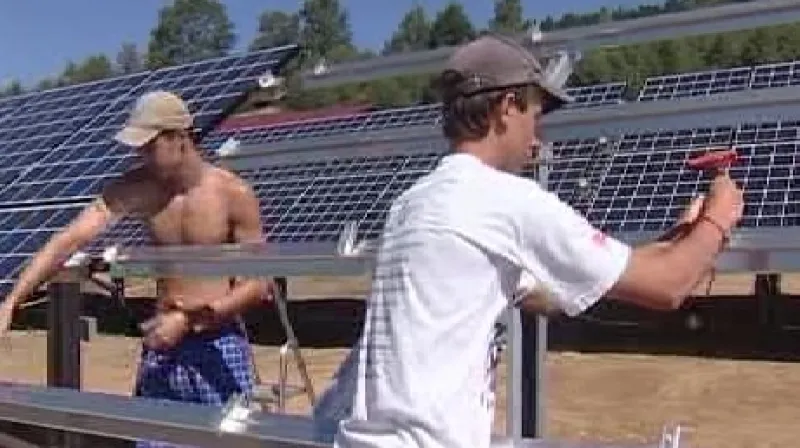 Stavba solární elektrárny