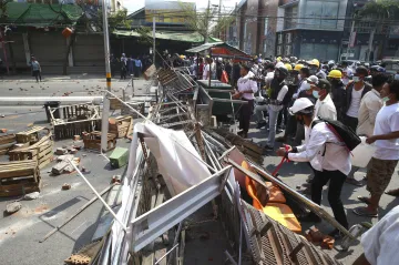 Při protestech proti převratu v Myanmaru zemřelo podle OSN dalších osmnáct lidí