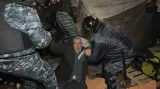 Zásah ukrajinské policie na náměstí Nezávislosti