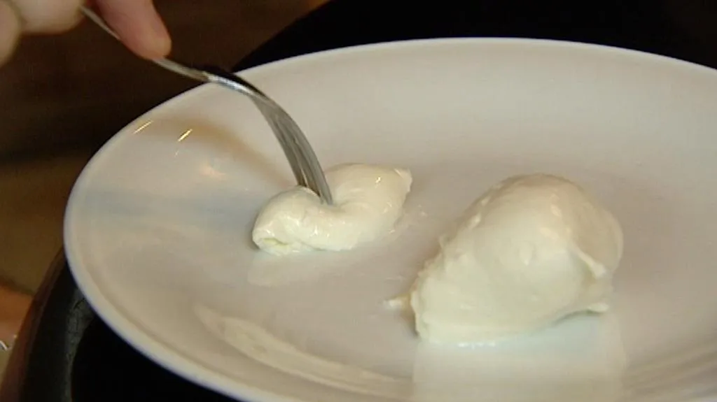 Mozzarella z buvolího mléka