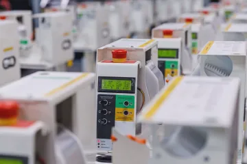 „Před půl rokem by nás to nenapadlo.“ V Rychnově pomáhají s plicními ventilátory pro USA