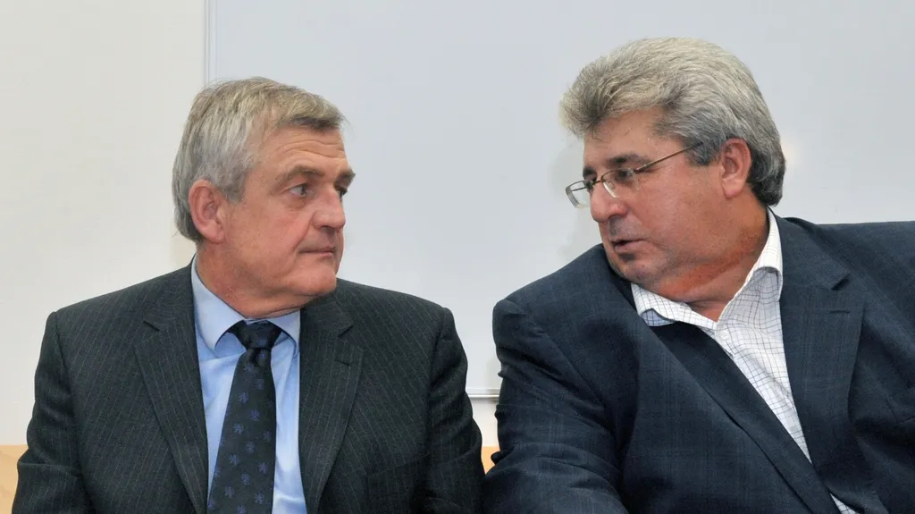 Josef Řihák (vpravo) a lídr středočeské KSČM Pavel Jetenský