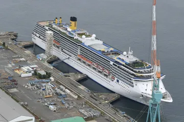 Na italské lodi kotvící v Nagasaki se šíří nákaza, v Německu začne testování vakcíny