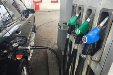 Cena benzinu mírně klesla. Nafta v Česku dál zdražuje
